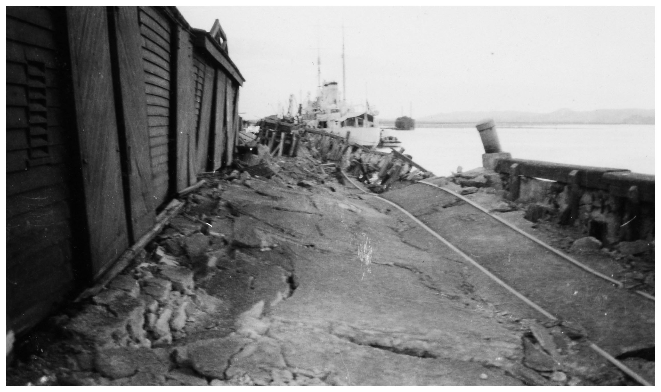 Port_Ahuriri - HMS Veronica at Wharf